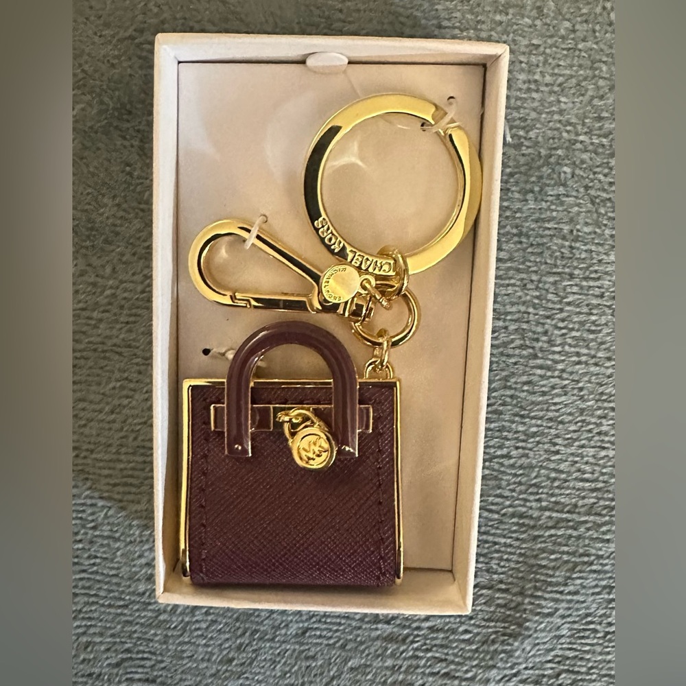 NWB - Michael Kors Hamilton Keychain Charm Key Ring Fob Luggage color PLUM